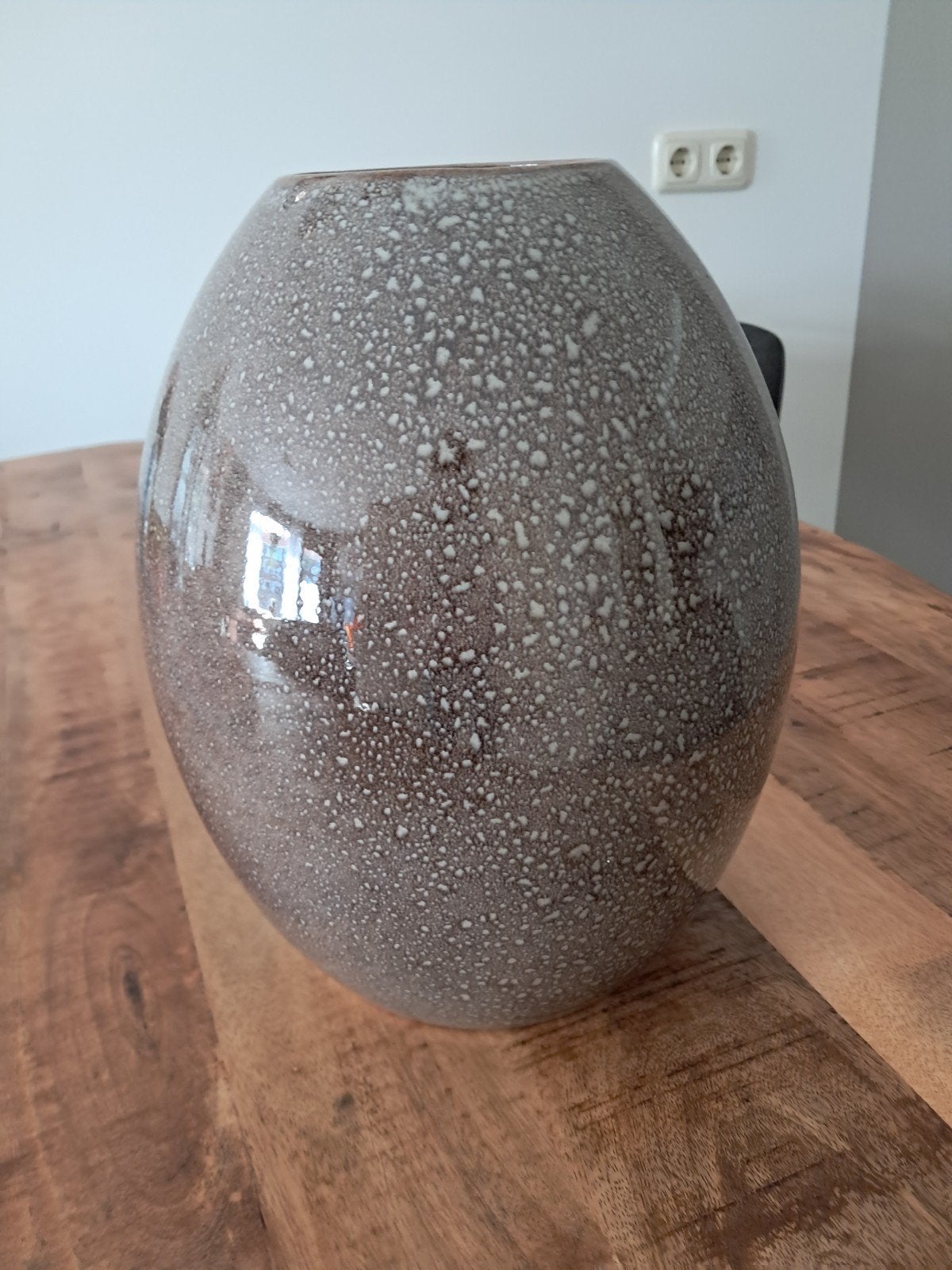 vaas, Huis en Inrichting, Ophalen, Zo goed als nieuw, Beige, 27 cm