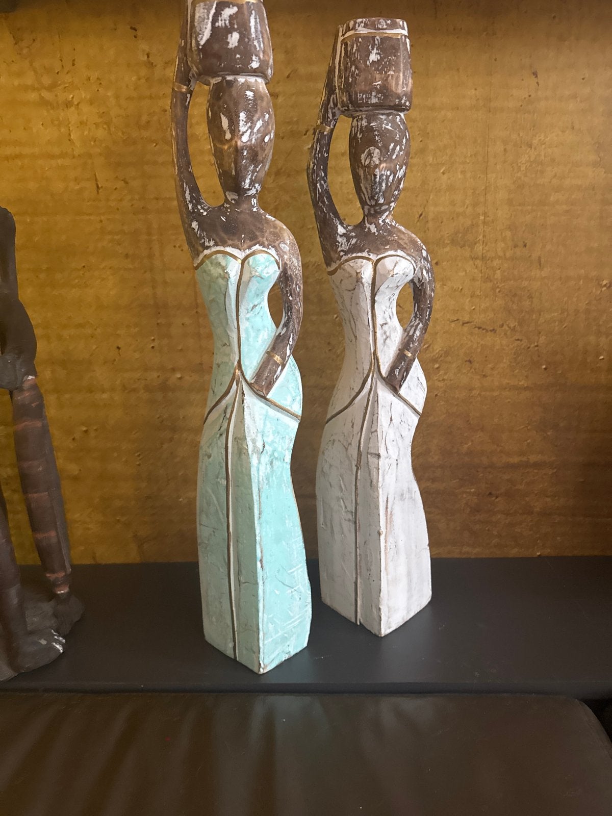 Set van 2 handgesneden houten beelden - Afrikaanse stijl, Ophalen of Verzenden, Handgemaakt, 20 - 50 cm, Beeld
