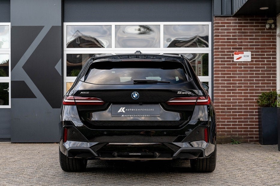 BMW 5 Serie 530e xDrive Touring M Sport | Bowers & Wilkins |, Auto's, Automaat, 1998 cc, Gebruikt, 4 cilinders
