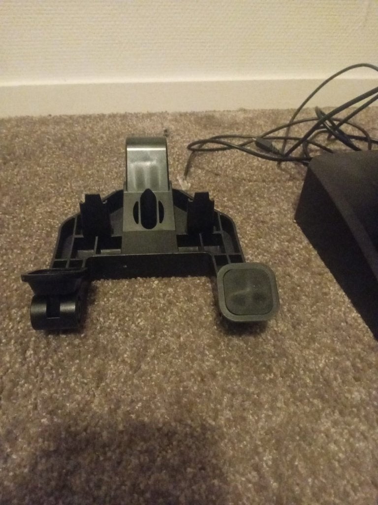 Foto 3 van wilt iemand nog een mooi playstation 4 stuur hebben
