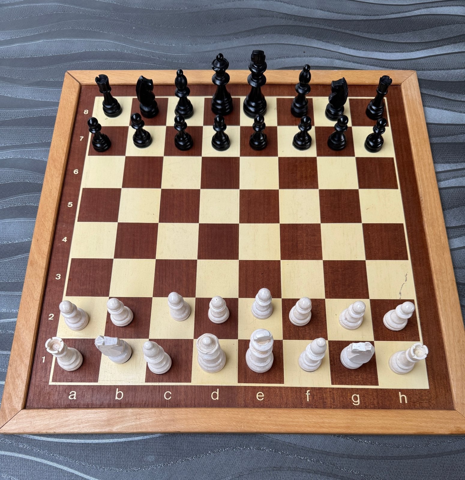 Schaakbord met schaakstukken, Ophalen, Zo goed als nieuw