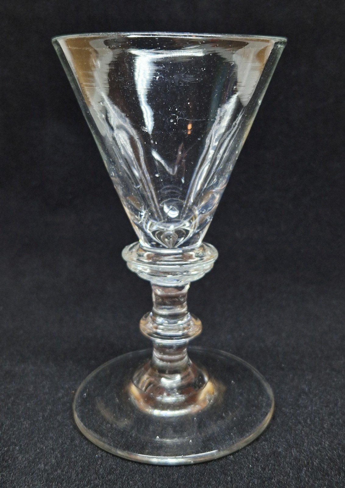 Antiek wijnglas dubbele knopen Holland vroege 19e eeuw., Antiek en Kunst, Antiek | Glas en Kristal, Ophalen