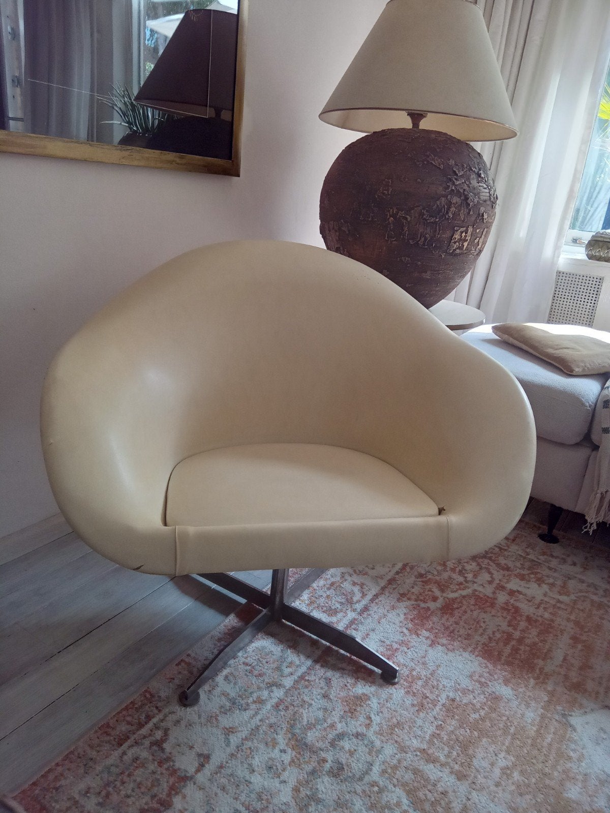 Vintage design fauteuil draaibaar, Ophalen, Gebruikt, 75 tot 100 cm, 50 tot 75 cm