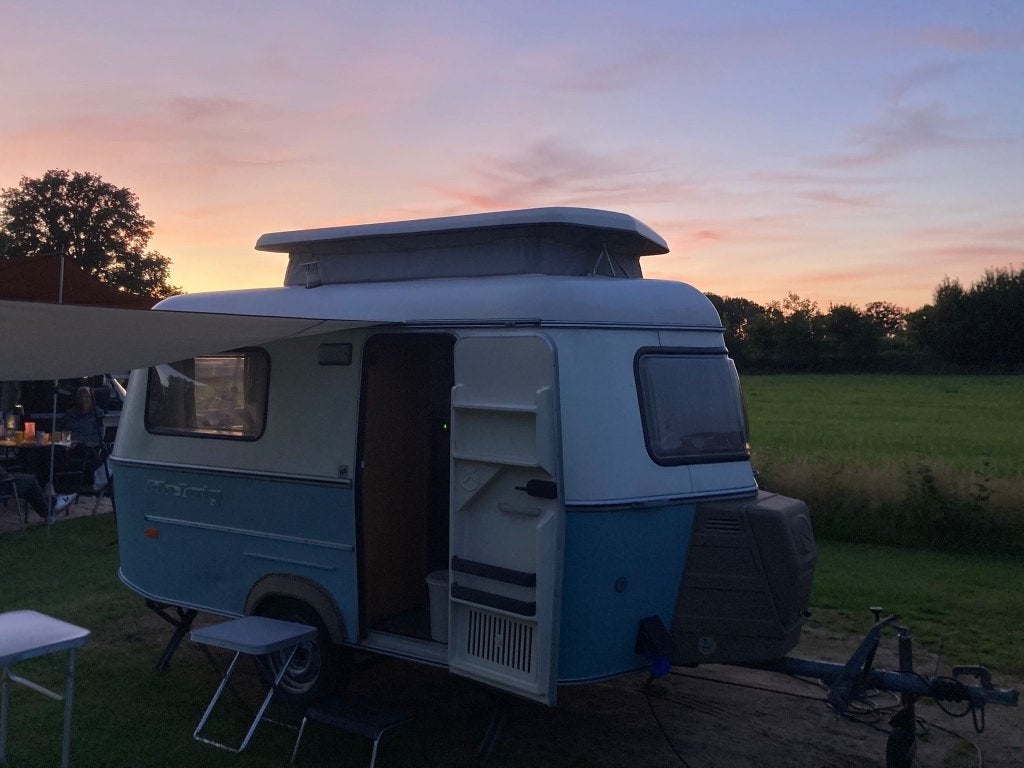 Te huur eriba pan Touring caravan lichtgewicht hefdak