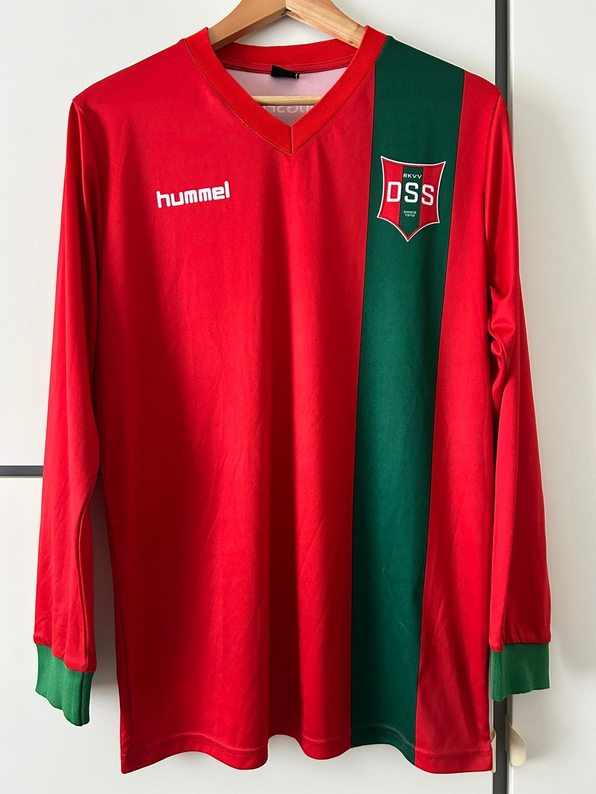 Nieuw DSS Hummel Voetbalshirt Maat M Rood Groen, Maat M, Ophalen of Verzenden, Nieuw, Shirt