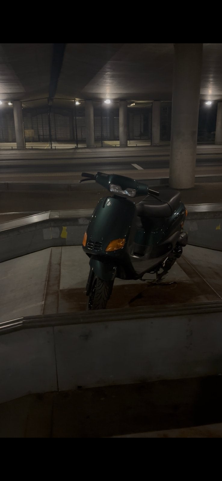 zip type 3 op brom (WAARDEPIJLING!!), Fietsen en Brommers, Scooters | Piaggio, Ophalen, Tweetakt, Maximaal 45 km/u, Zip