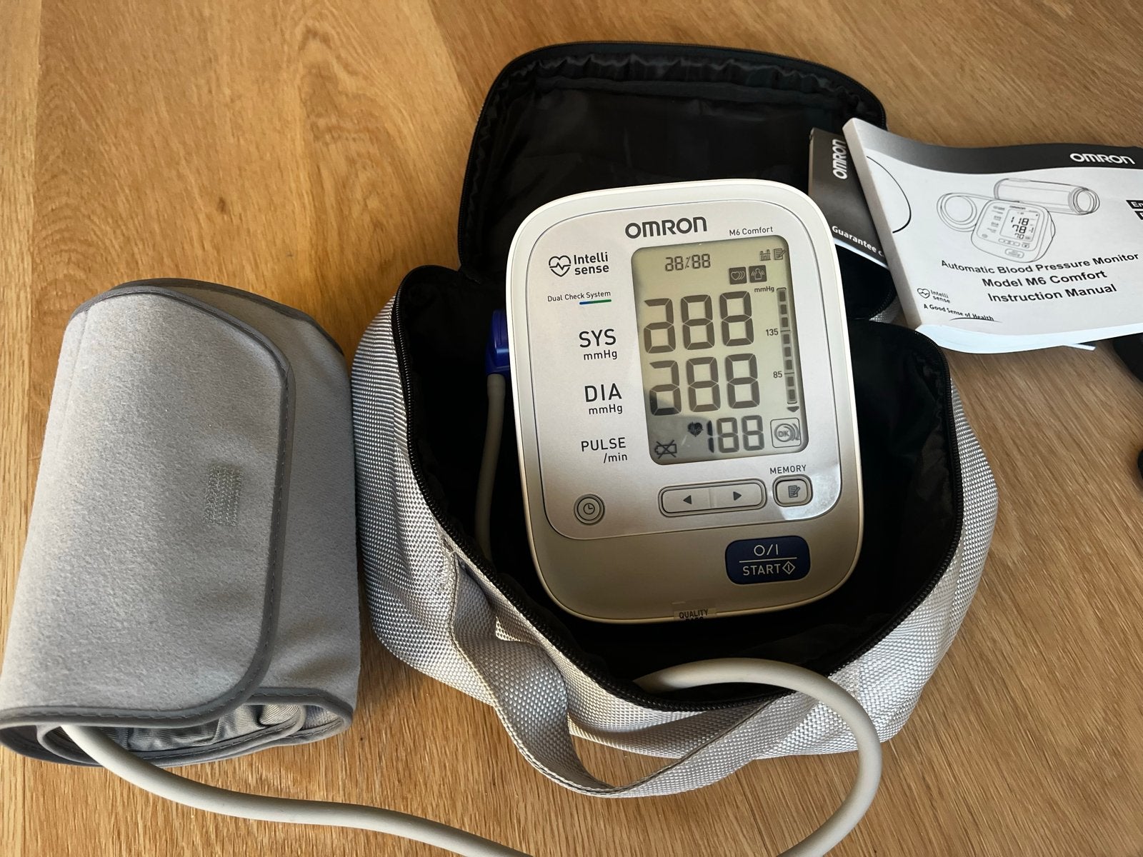 Omron M6 Comfort Bloeddrukmeter compleet, Witgoed en Apparatuur, Ophalen, Zo goed als nieuw, Overige typen