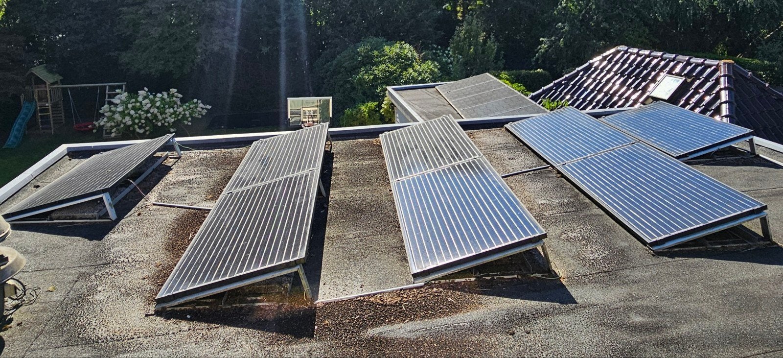 8 zonnepanelen met omvormer + platdak montagesysteem 2000wp, Ophalen, Gebruikt