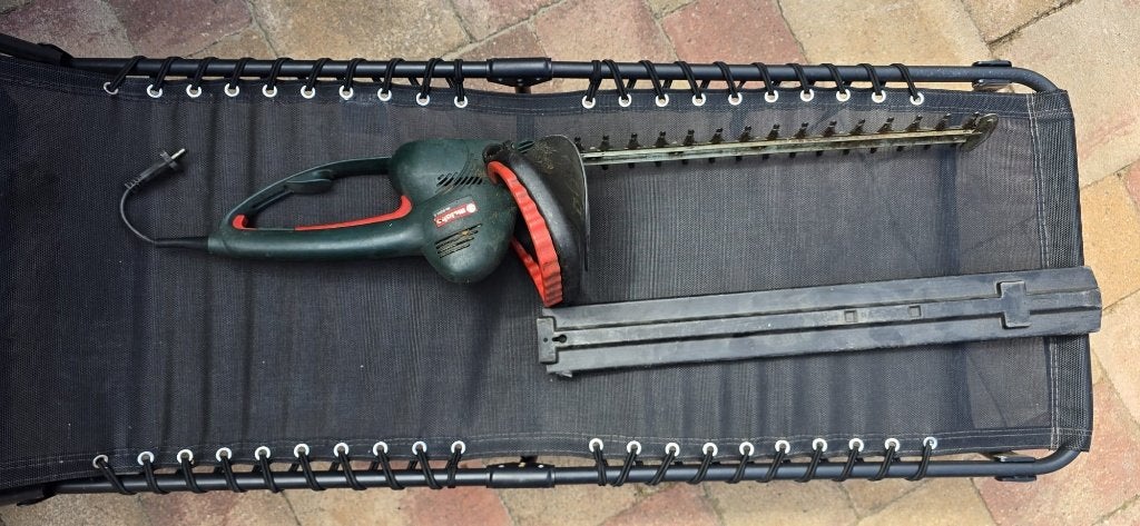 Elektrische heggenschaar - Bosch AHS 480-24T, Tuin en Terras, Heggenscharen, Ophalen, Gebruikt, Elektrisch, Metabo