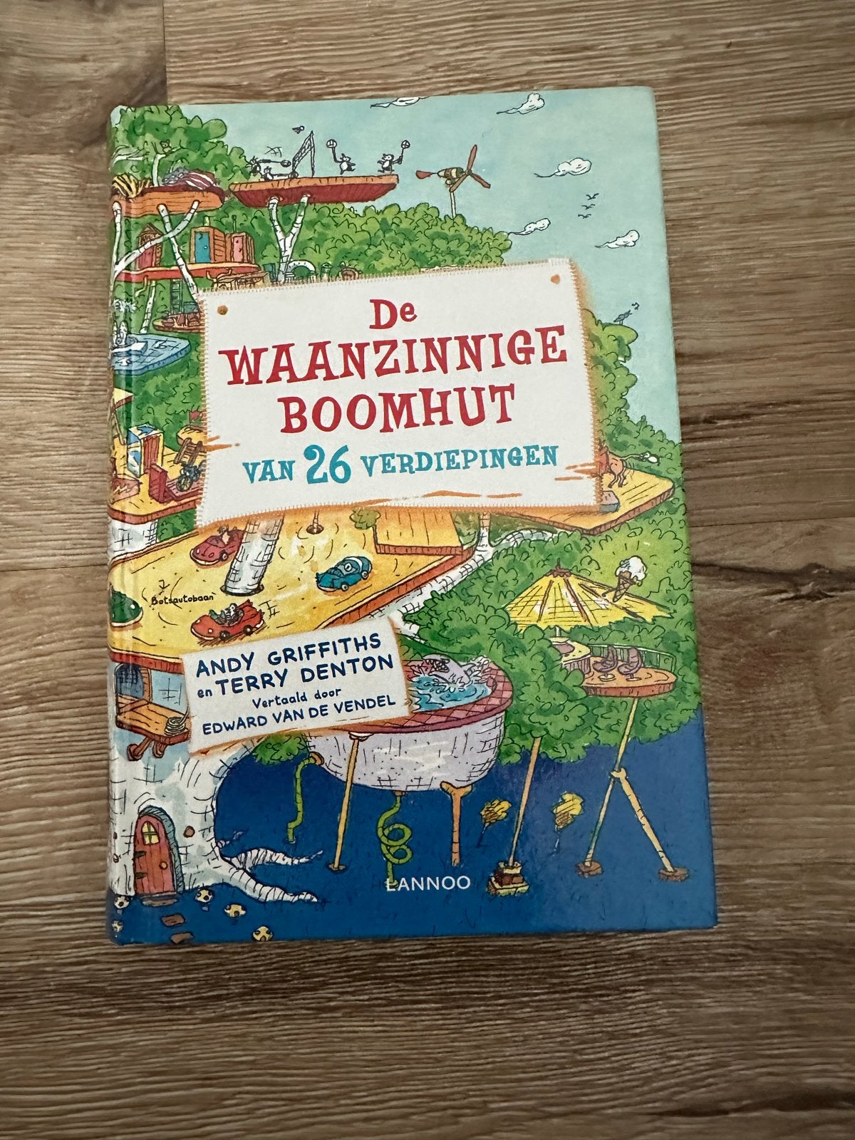 De Waanzinnige Boomhut van 26 Verdiepingen, Ophalen of Verzenden, Gelezen, Fictie