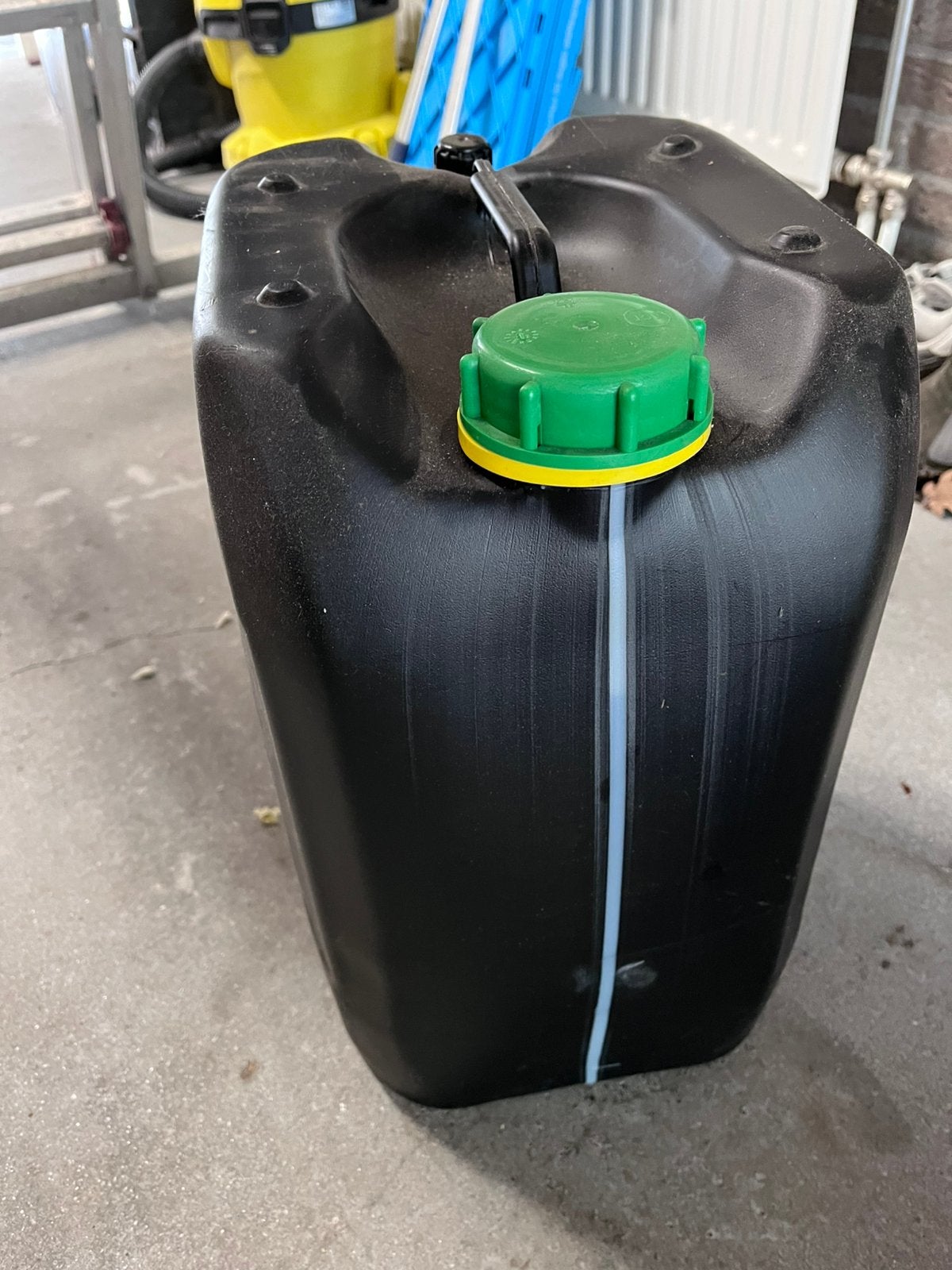 20 liter petroleum voor kachel, Ophalen, Zo goed als nieuw, Overige brandstoffen, Petroleumkachel