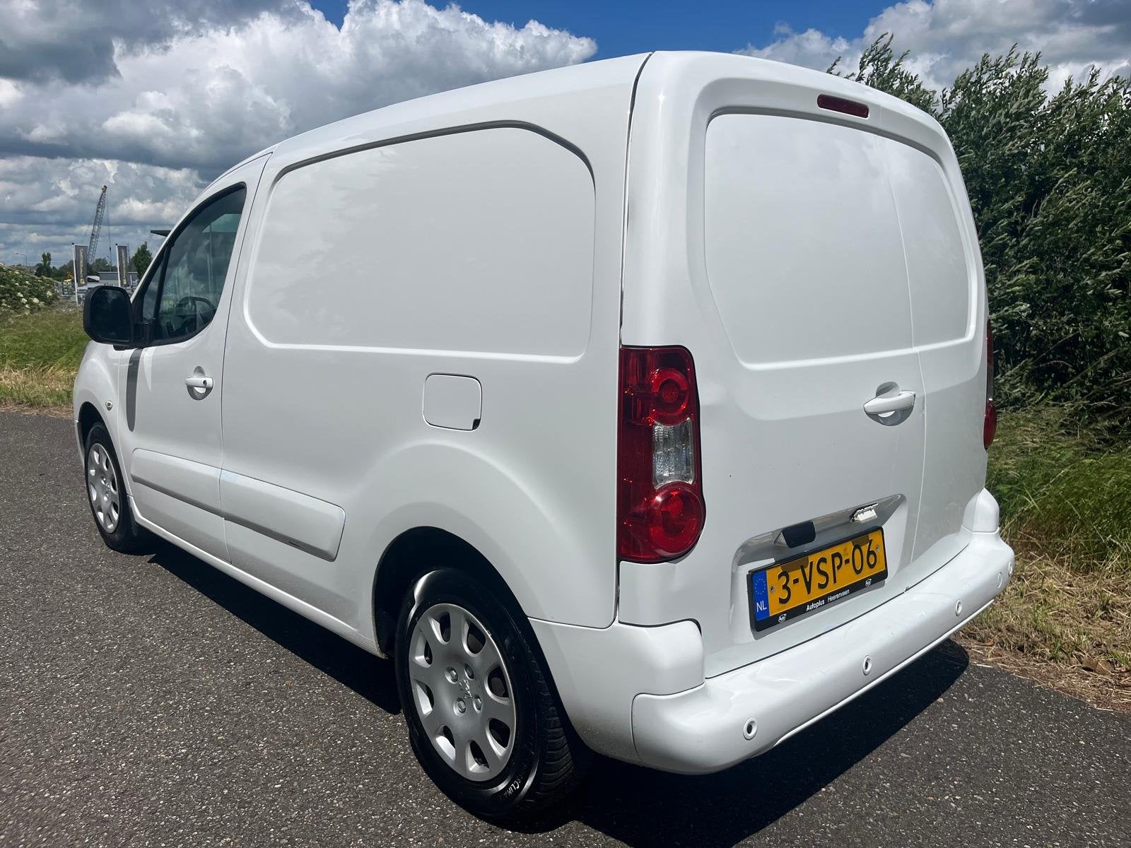 Peugeot Partner 120 1.6 e-HDI L1 | Automaat | Airco | Cruise, Euro 5, Elektrische ramen, Gebruikt, 4 cilinders