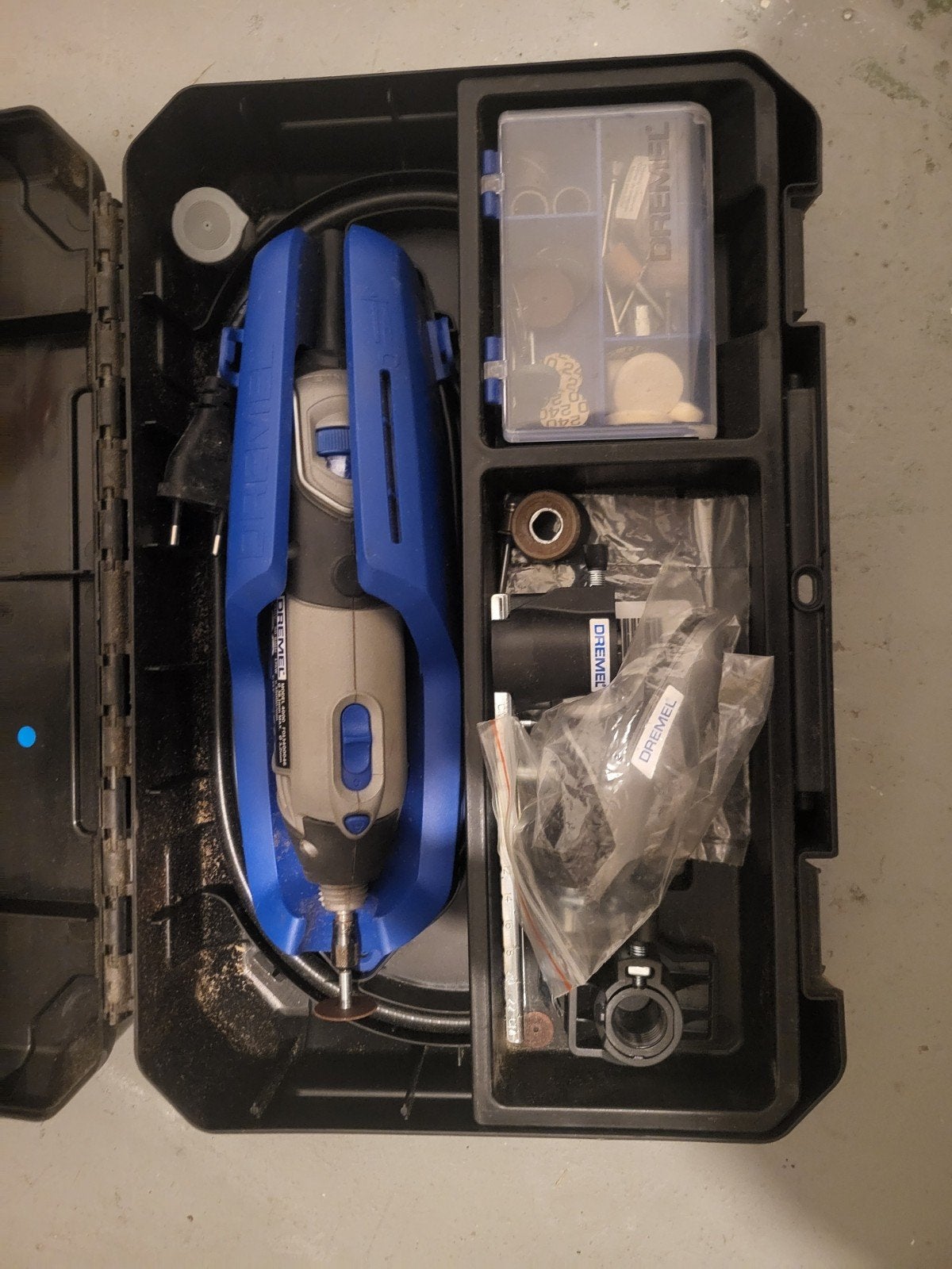 Dremel 4000 Multitool met accessoires in koffer, Doe-het-zelf en Verbouw, Gereedschap | Handgereedschap, Dremel, Multitool, Ophalen of Verzenden