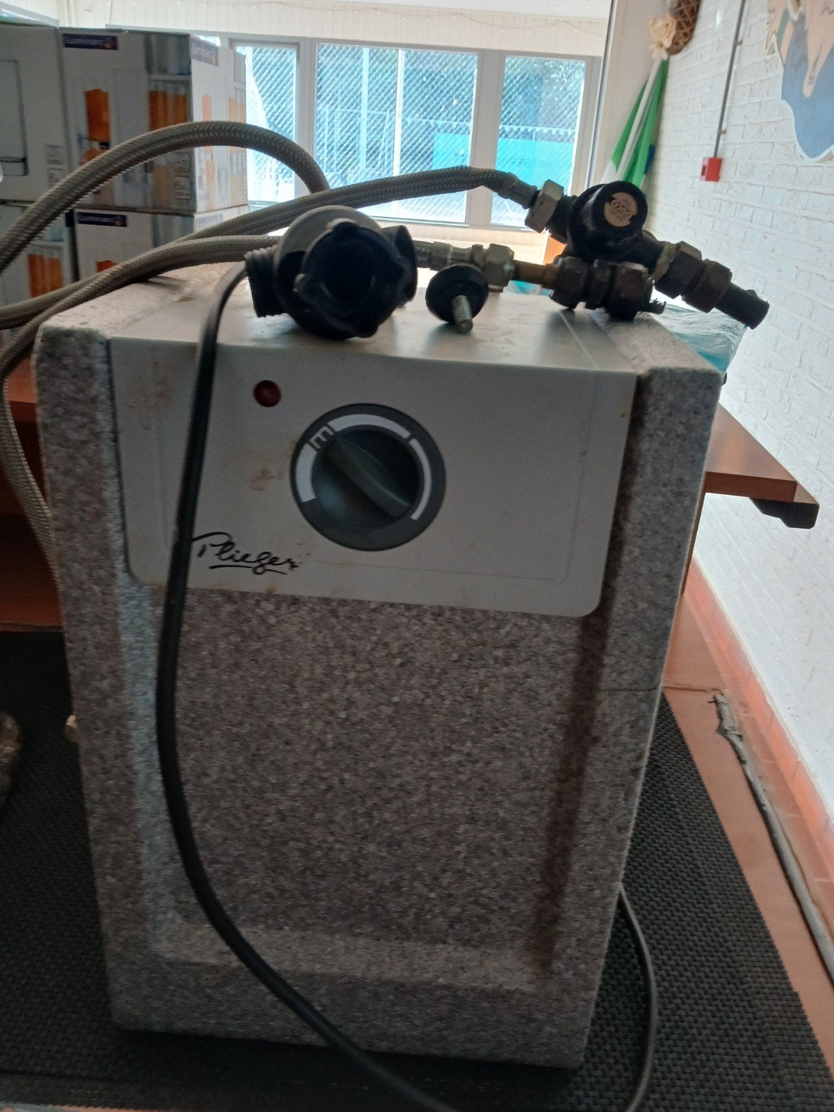 PLIEGER keukenboiler 10 / 15 liter Hotfill, Gebruikt, Minder dan 20 liter, 3 t/m 5 jaar oud, Boiler