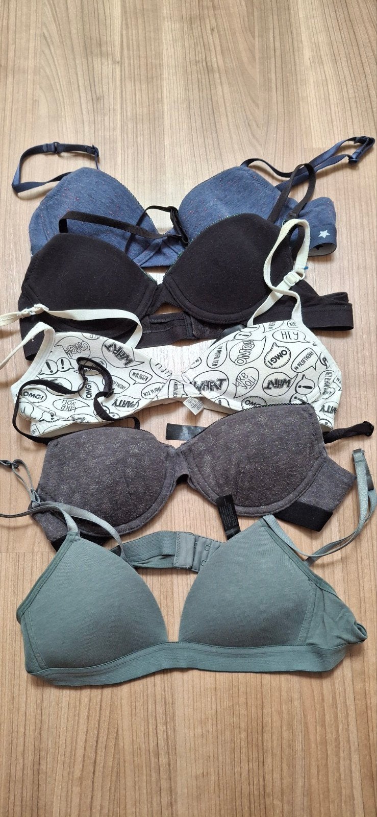 5 meisjes BH's - Diverse kleuren en maten,  70AA, Nacht- of Onderkleding, Gebruikt, Meisje, Ophalen of Verzenden