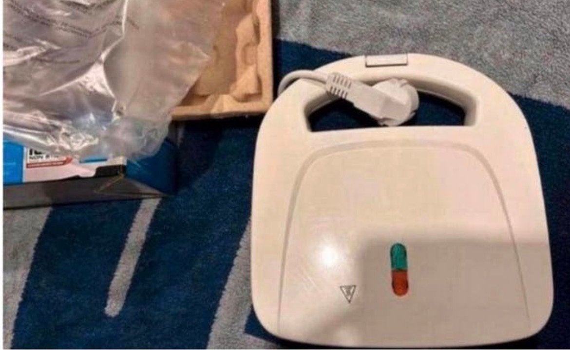 Home Essentials sandwich toaster / Tostimaker, Ophalen, Nieuw, Uitneembare kruimellade