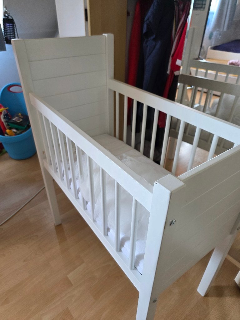 Baby wiegje met klamboe, Kinderen en Baby's, Kinderkamer | Bedden, Ophalen, Gebruikt, 70 tot 85 cm, Minder dan 140 cm