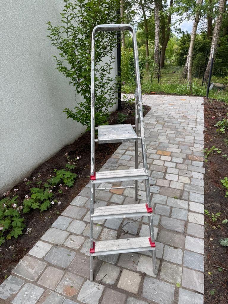Aluminium huishoudtrap met 3 treden en plateau, Doe-het-zelf en Verbouw, Ladders en Trappen, Gebruikt, Trap, Ophalen of Verzenden