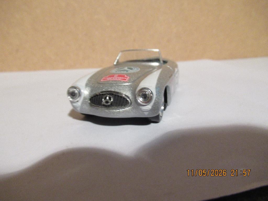 New Ray  mercedes benz, Hobby en Vrije tijd, Modelauto's | 1:43, Ophalen of Verzenden, Gebruikt, Auto, Overige merken