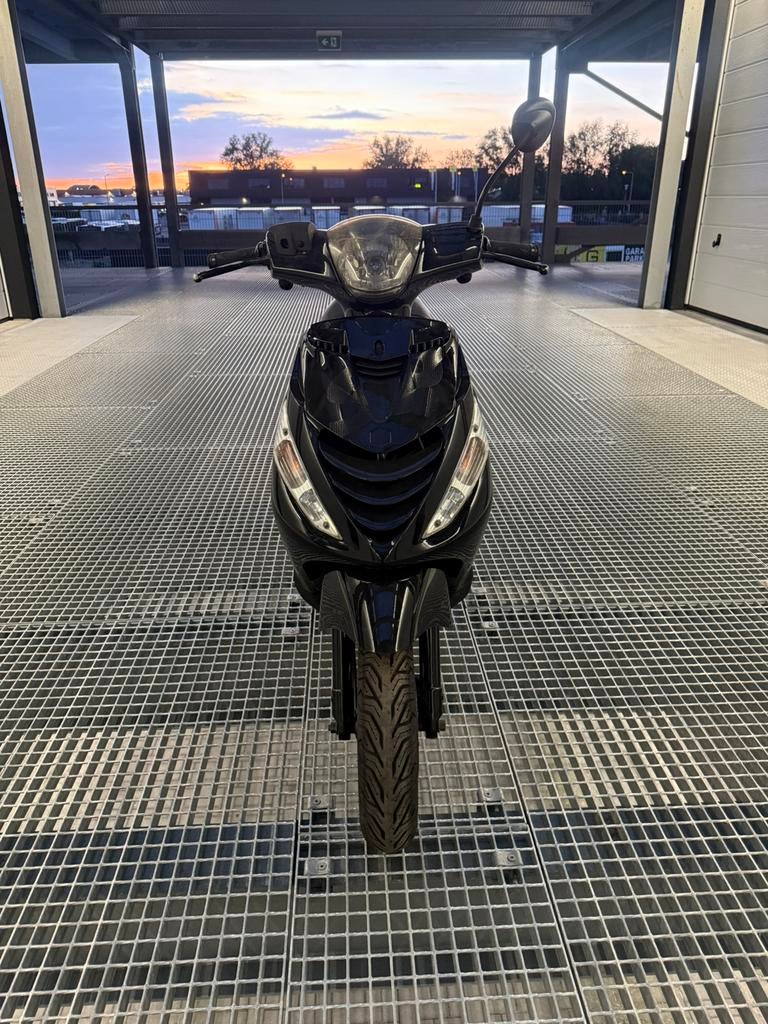 1100!! Super nette Piaggio zip 2t 50/70cc 2009, Piaggio, Overige typen, Ophalen of Verzenden, Zo goed als nieuw