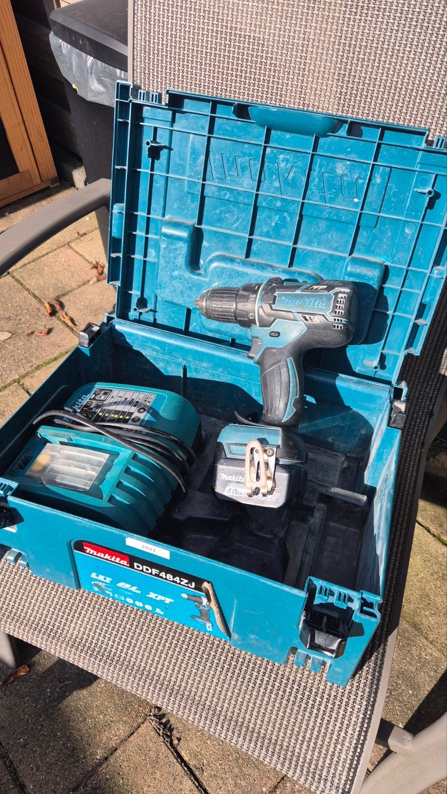 Makita DDF470 14,4V Schroefboormachine met Accu en Lader, Gebruikt, Variabele snelheid, Ophalen of Verzenden, Boor- en Schroefmachine