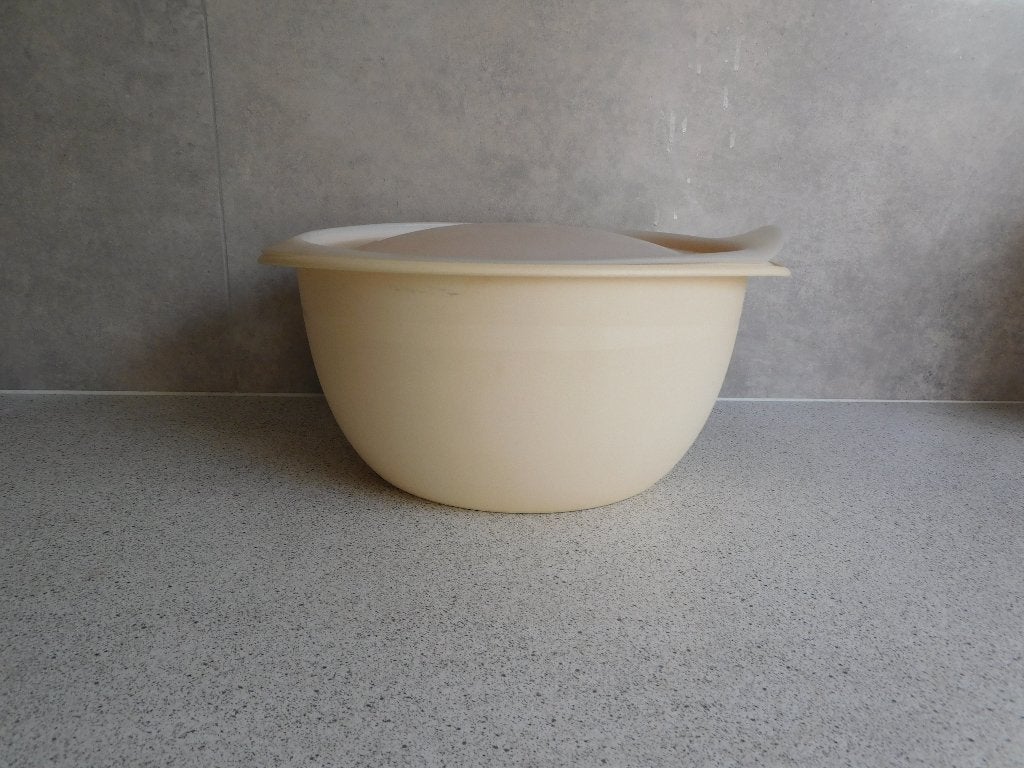 Tupperware Combiplus Mixerkom 4,3 Ltr. Ovaal Geel, Ophalen of Verzenden, Zo goed als nieuw, Crème, Overige typen