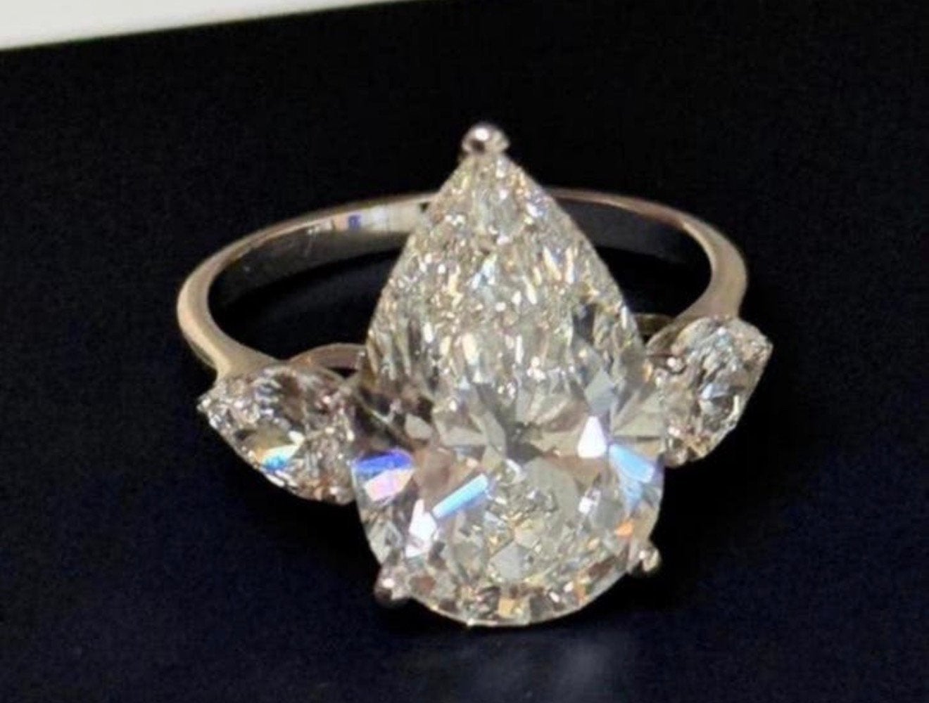 Nieuwe witgouden ring met VS2 diamanten van maar liefst 6CT!, Nieuw, Ophalen of Verzenden, 17 tot 18, Met edelsteen