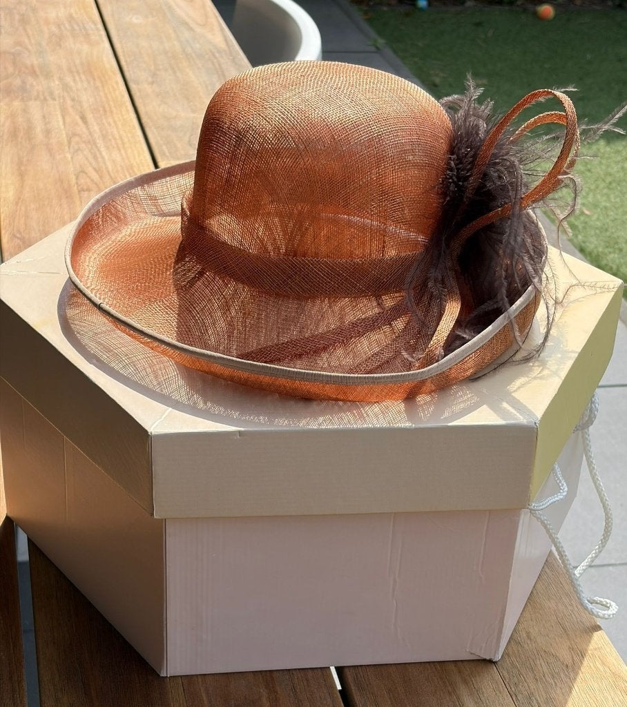 Elegante gelegenheidshoed / fascinator, 56 of 57 cm (M, 7 of 7⅛ inch), Hoed, Ophalen of Verzenden, Onbekend