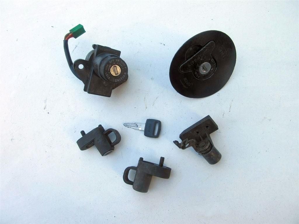 Suzuki GSX750ES slotenset GSX750EF contactslot tankdop slot, Ophalen of Verzenden