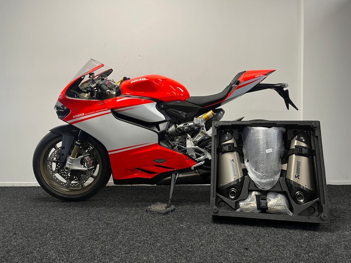 ⭐️⭐Ducati 1199 SUPERLEGGERA (bj 2014)⭐️⭐, Motoren, 2 cilinders, 1199 cc, Motorrijbewijs A, Bedrijf