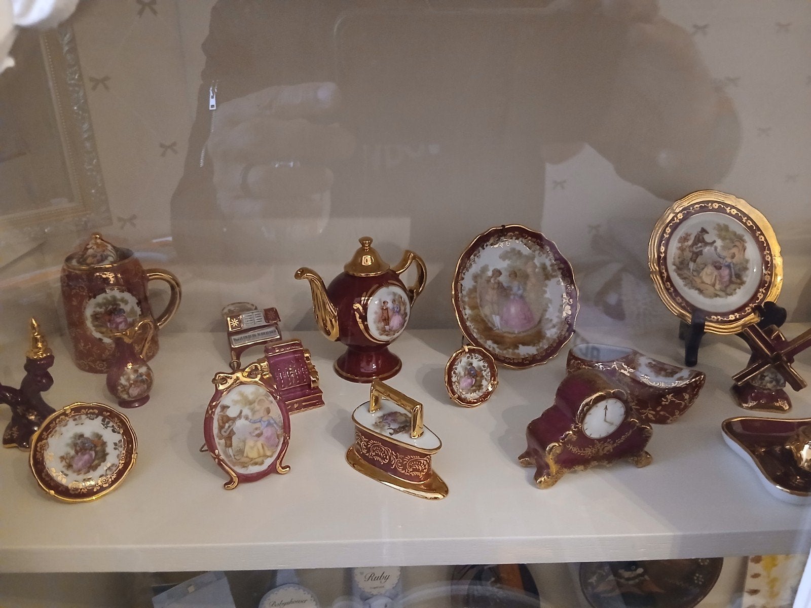 Limoges porselein verzameling ca. 40 stuks – bordeaux/goud, Ophalen