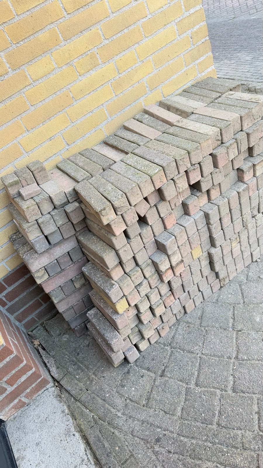 Gratis af te halen: Steentjes 20x5x6, Ophalen of Verzenden, Gebruikt, Overige typen