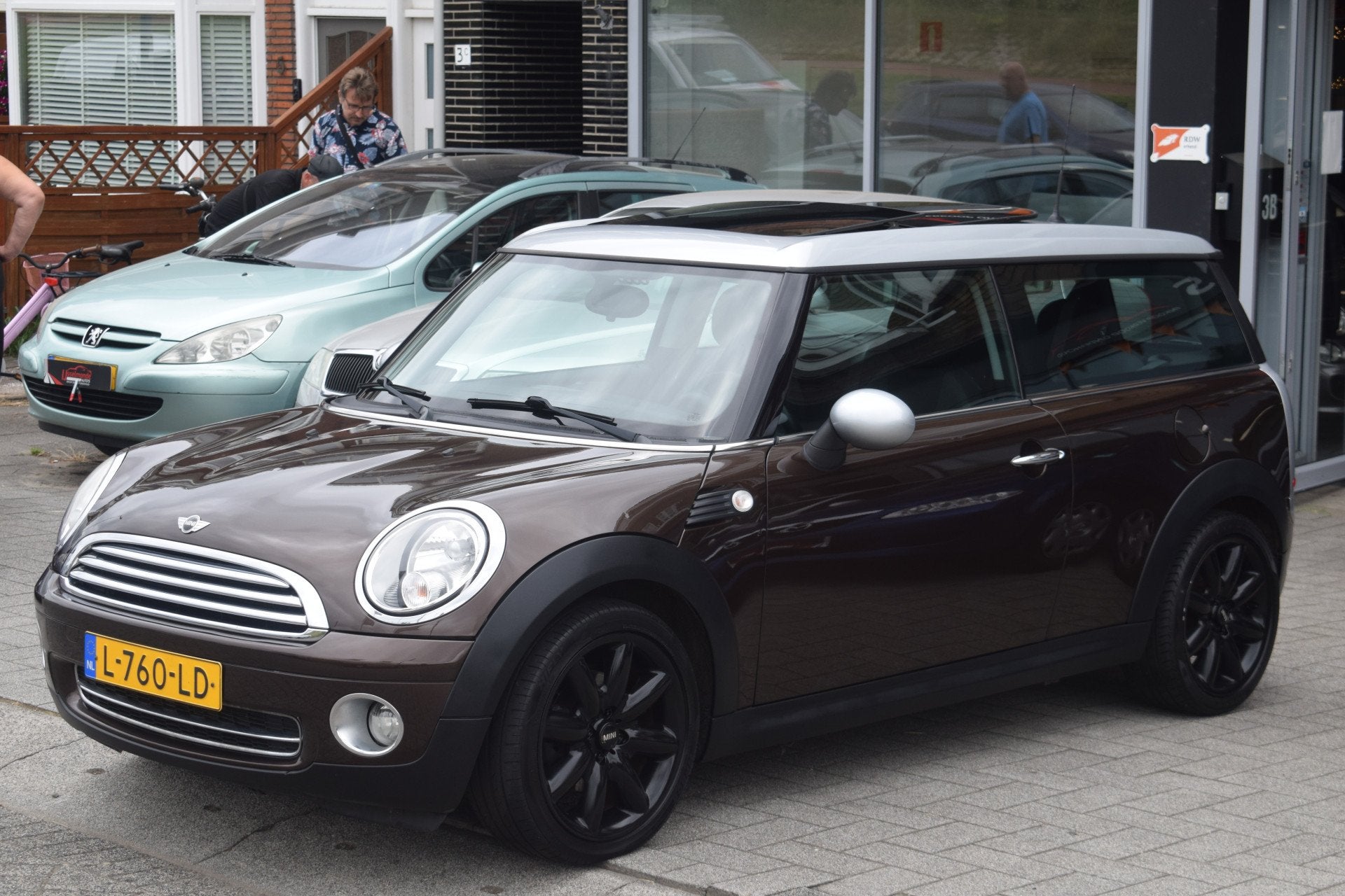 MINI Clubman 1.6 Cooper PANORAMADAK AIRCO (bj 2009), Auto's, Voorwielaandrijving, Stof, Gebruikt, 4 cilinders