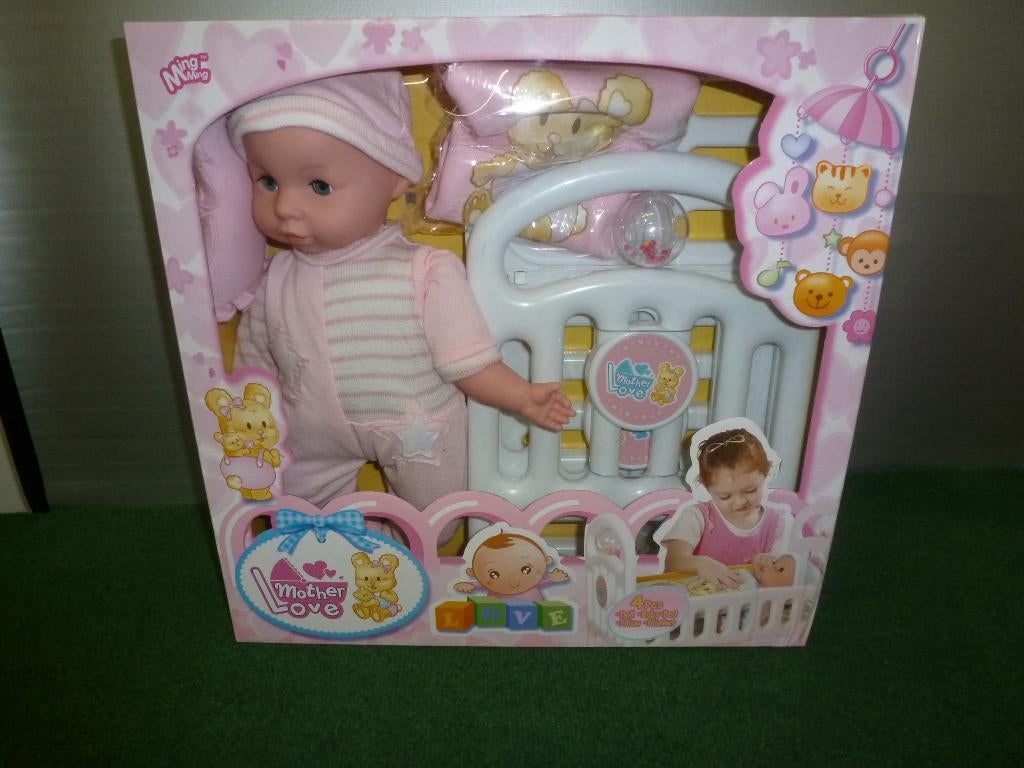 NIEUW Babypop meisje met babybed, Ophalen of Verzenden, Nieuw, Babypop