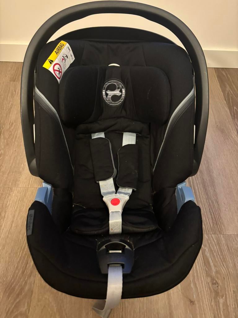 Cybex aton 5 autostoel + 2x aton base 2, Autogordel, Zo goed als nieuw, 0 t/m 13 kg, Ophalen