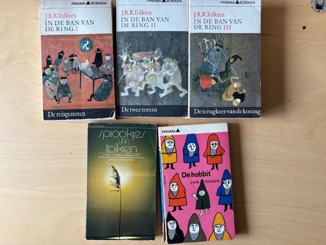 J.R.R Tolkien in de ban van de ring 1-3 + 2 boeken, Ophalen of Verzenden, Gelezen
