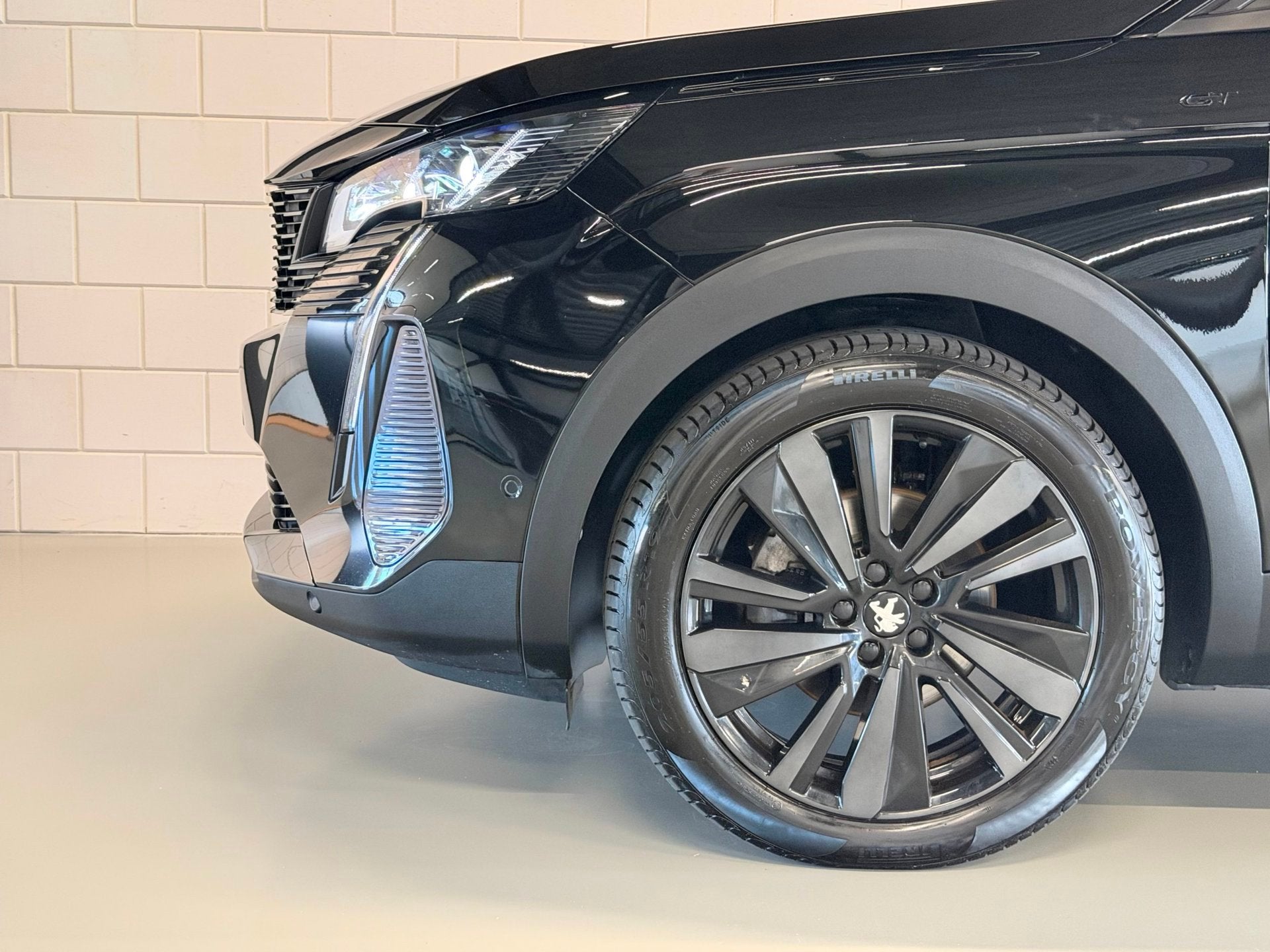 Peugeot 5008 1.2 PureTech GT Black Pack 7-Persoons | PANO |, Auto's, Dealer onderhouden, Gebruikt, 1199 cc, 7 stoelen