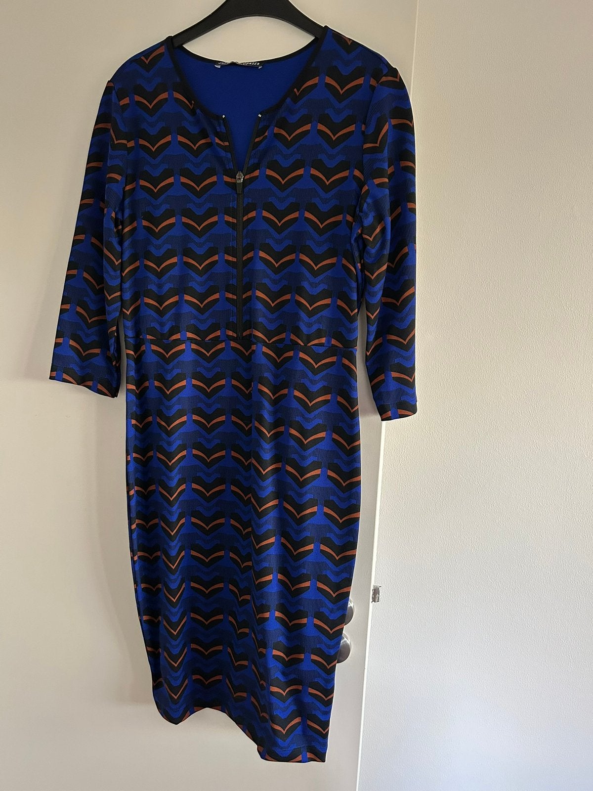 Nieuwe kobalt jurk van Juffrouw Jansen, maat M., Ophalen of Verzenden, Nieuw, Blauw