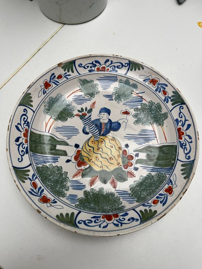 Antiek Delfts Polychroom Aardewerk Bord, 18e Eeuw, Ophalen of Verzenden