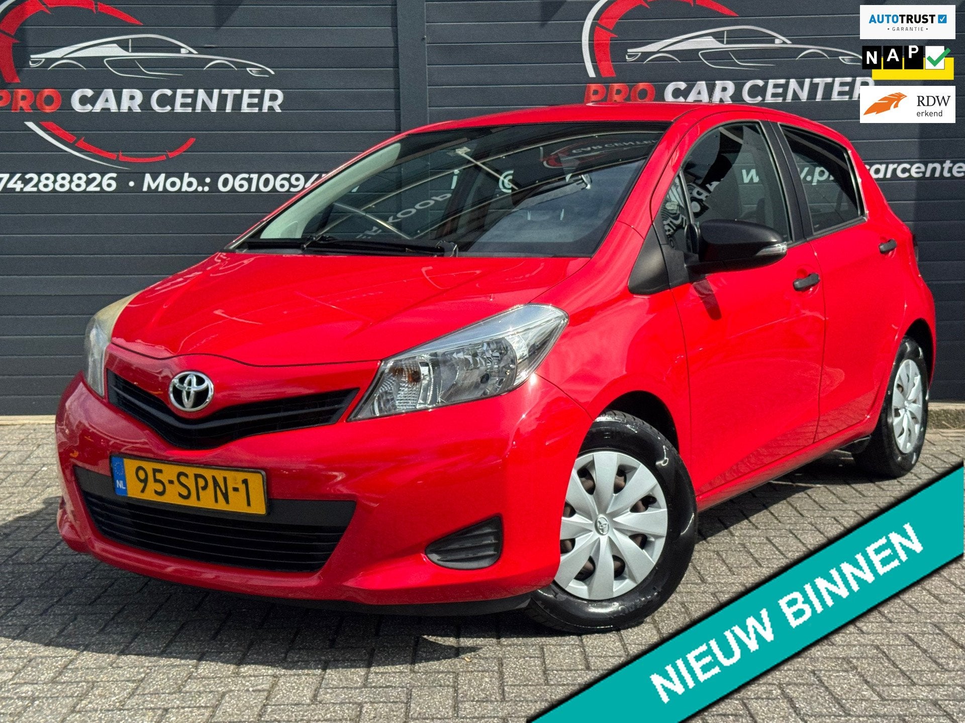 Toyota Yaris 1.0 VVT-i Comfort AIRCO | 2de EIGENAAR | DEALER, Auto's, Toyota, Euro 5, Stof, Gebruikt, Origineel Nederlands