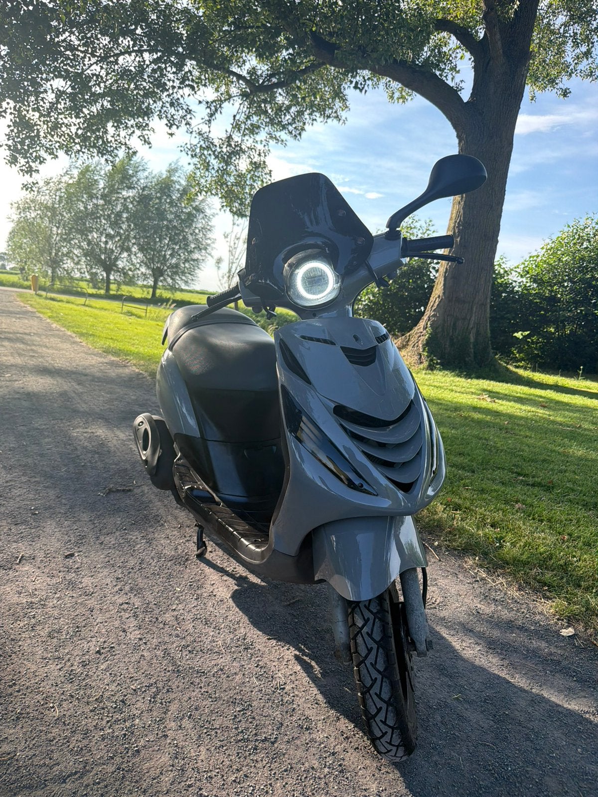 Piaggio zip 4 takt Nardo grey, Ophalen, Maximaal 45 km/u, Zip, Zo goed als nieuw