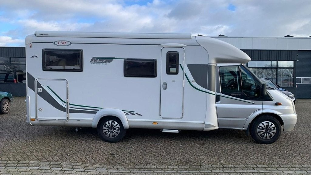 LMC Liberty TI 654 G enkel bedden Litium|Zonnep|luchtvering, Caravans en Kamperen, Achteruitrijcamera, Ringverwarming, Ford, Tot en met 2