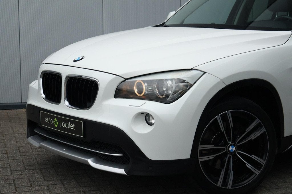 BMW X1 xDrive20i Business / Pano / Stoelverwarming, Auto's, BMW, Euro 5, Stof, Gebruikt, 4 cilinders
