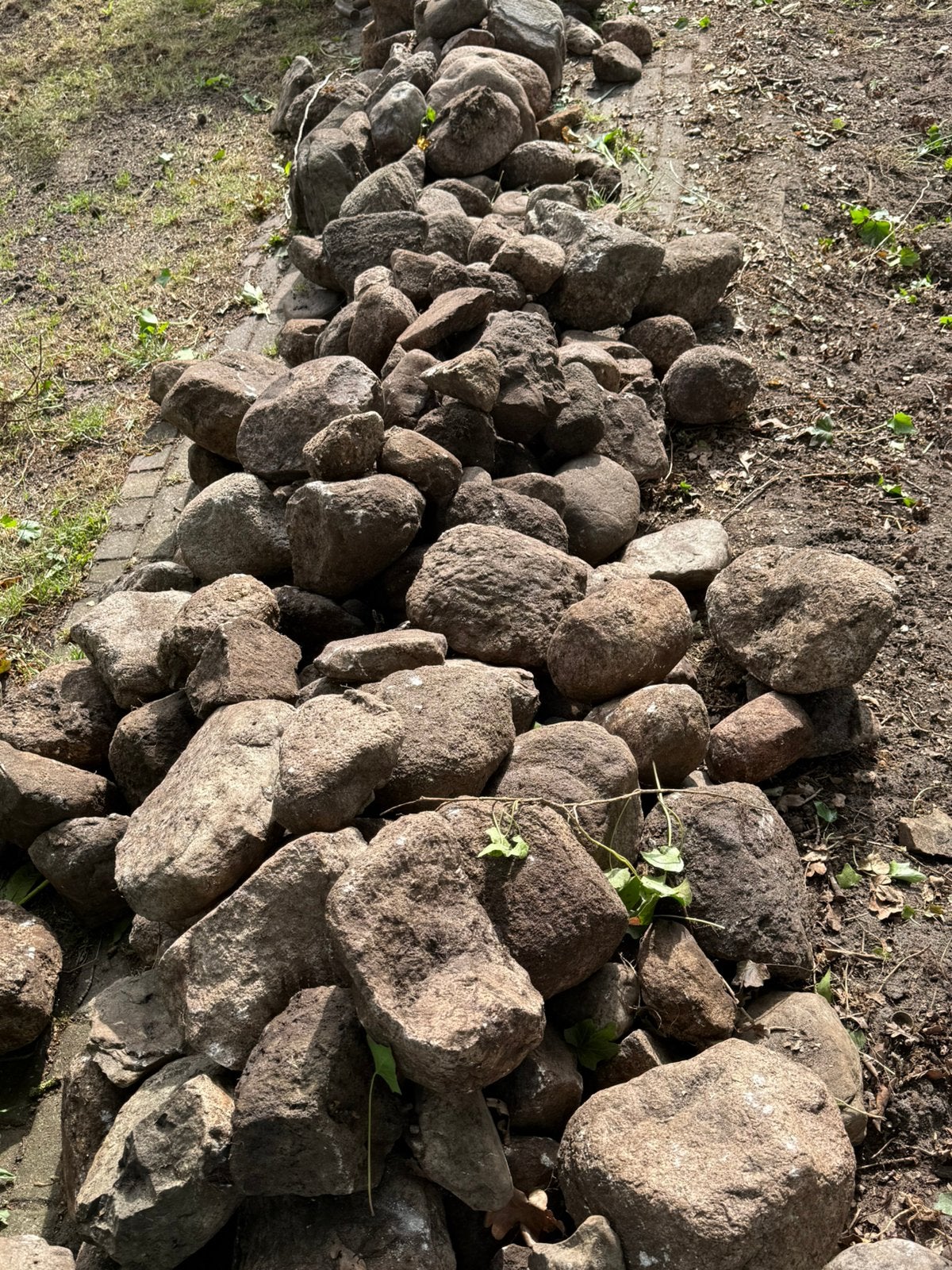 Teab af te halen: Diverse rotsen en keien voor tuin, Ophalen, Overige materialen, Gebruikt, Kei