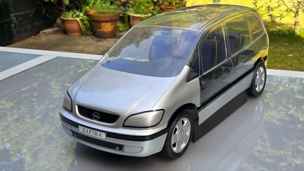 Grote Opel Zafira modelauto voor verzameling, Ophalen of Verzenden, Gebruikt, 1:5 t/m 1:8, Auto