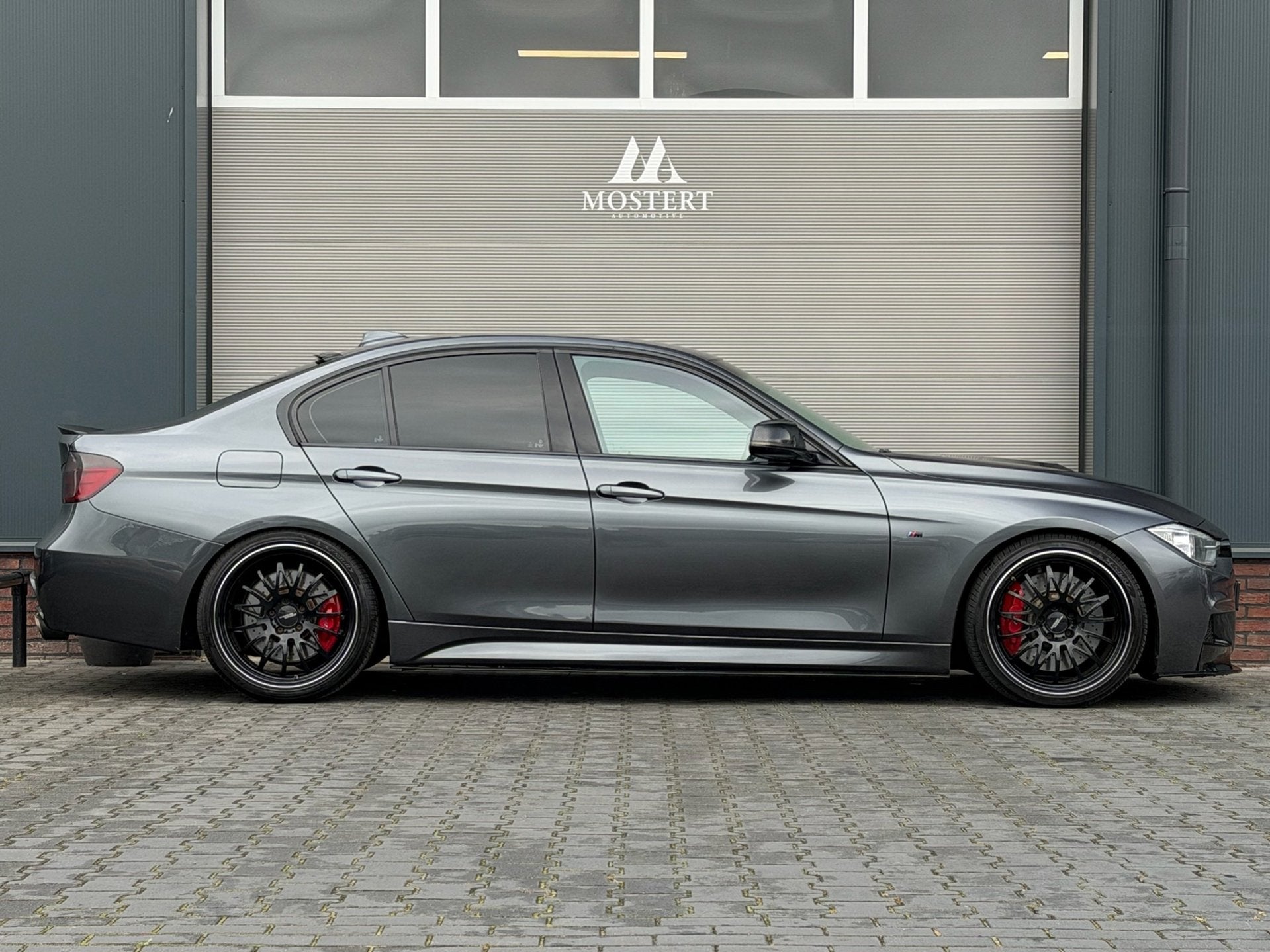 BMW 3-serie 320i/260pk M-pakket Automaat|2015|Big Brake|Moss, Automaat, Achterwielaandrijving, Gebruikt, Alcantara