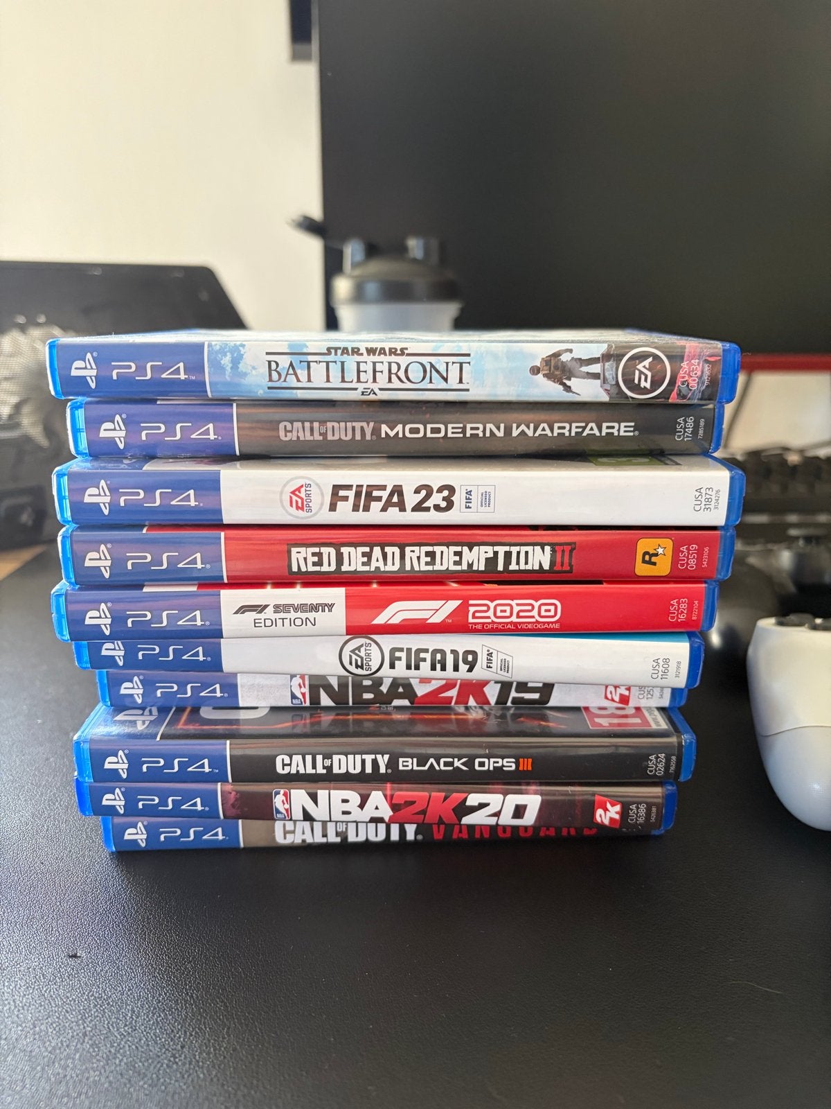PlayStation 4 Slim met 3 controllers en 8 games, Ophalen, Gebruikt, Vanaf 18 jaar, Overige genres