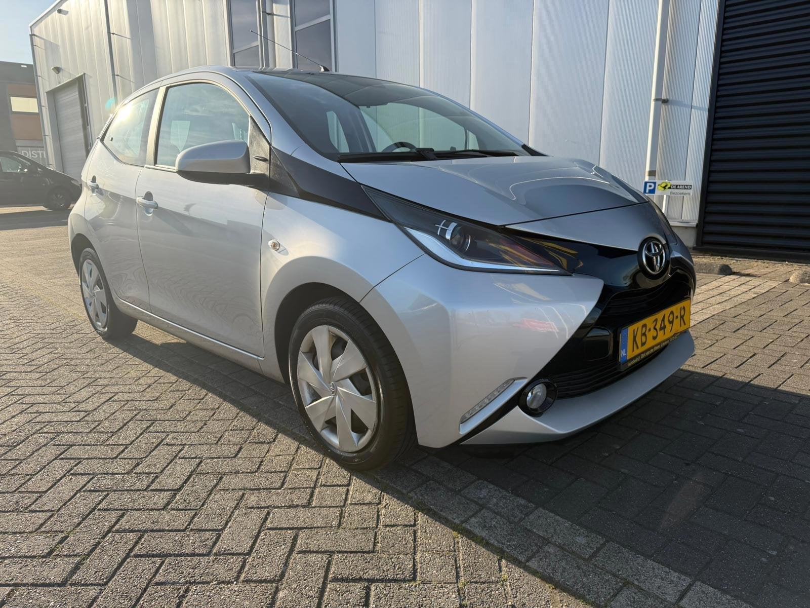 Toyota Aygo 1.0 VVT-i x-play Cruise control CarPlay Navigati, Voorwielaandrijving, Start-stop-systeem, Gebruikt, Euro 6