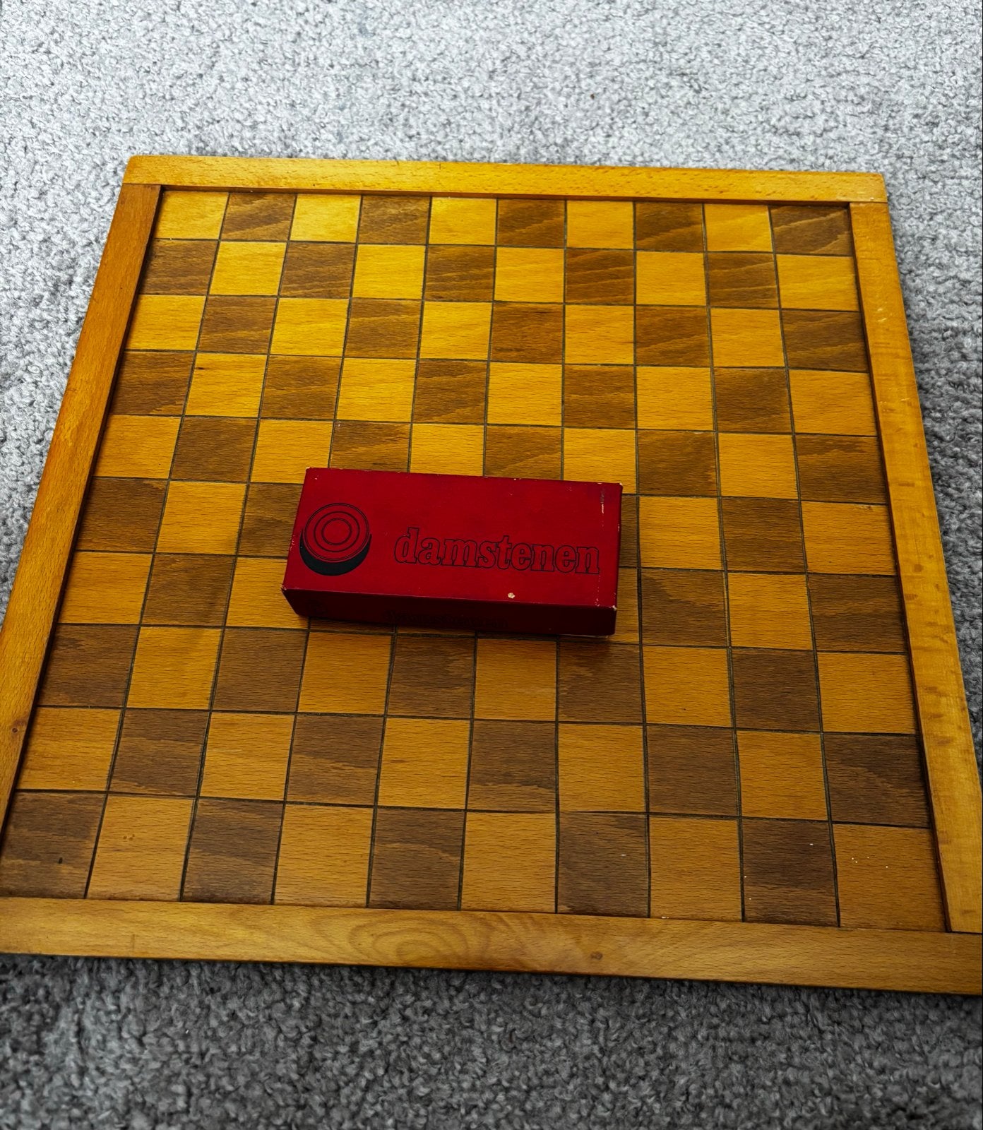 Vintage Damspel met Houten Damstenen en Bord, Een of twee spelers, Ophalen of Verzenden, Gebruikt