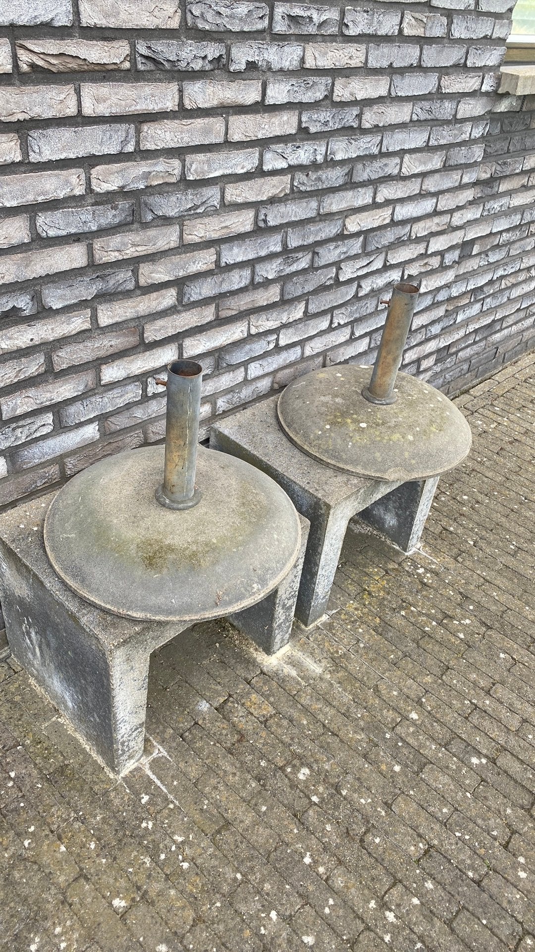 2 betonnen parasol voeten,, Tuin en Terras, Parasols, Ophalen, Gebruikt, Minder dan 1 meter, Parasolvoet